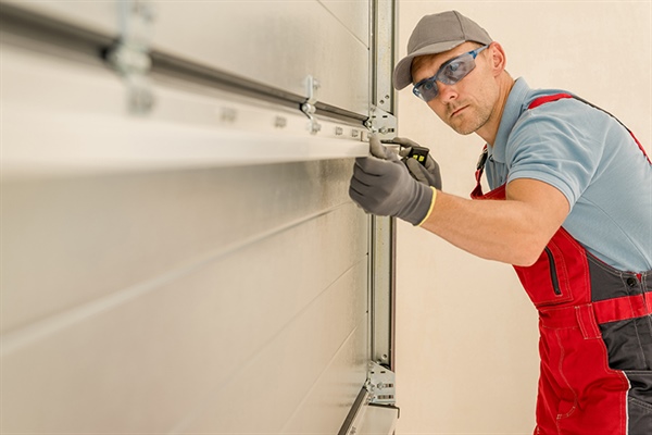 Trust the Pros: 6 Reasons Why DIY Garage Door Repair Won’t Cut It